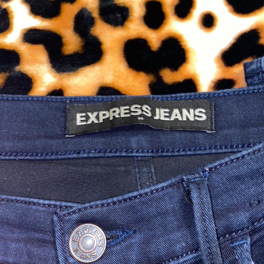 Dark wash EXPRESS skinny jeans